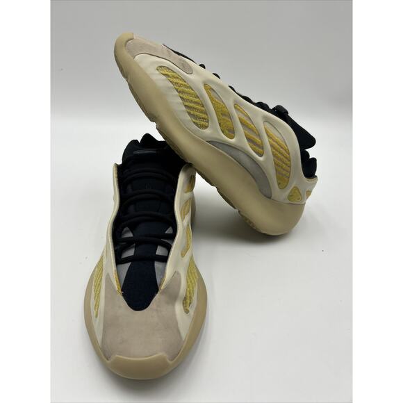 Adidas Yeezy 700 V3 Safflower Men’s Size 12 Athletic Shoes main image 8